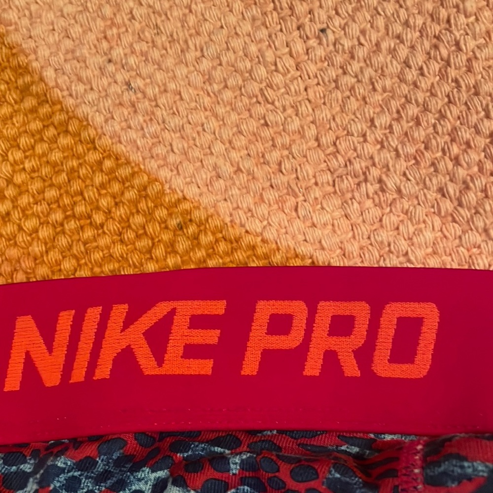 NIKE PROS